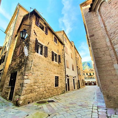 St.Tripun Apartment Kotor Exterior photo